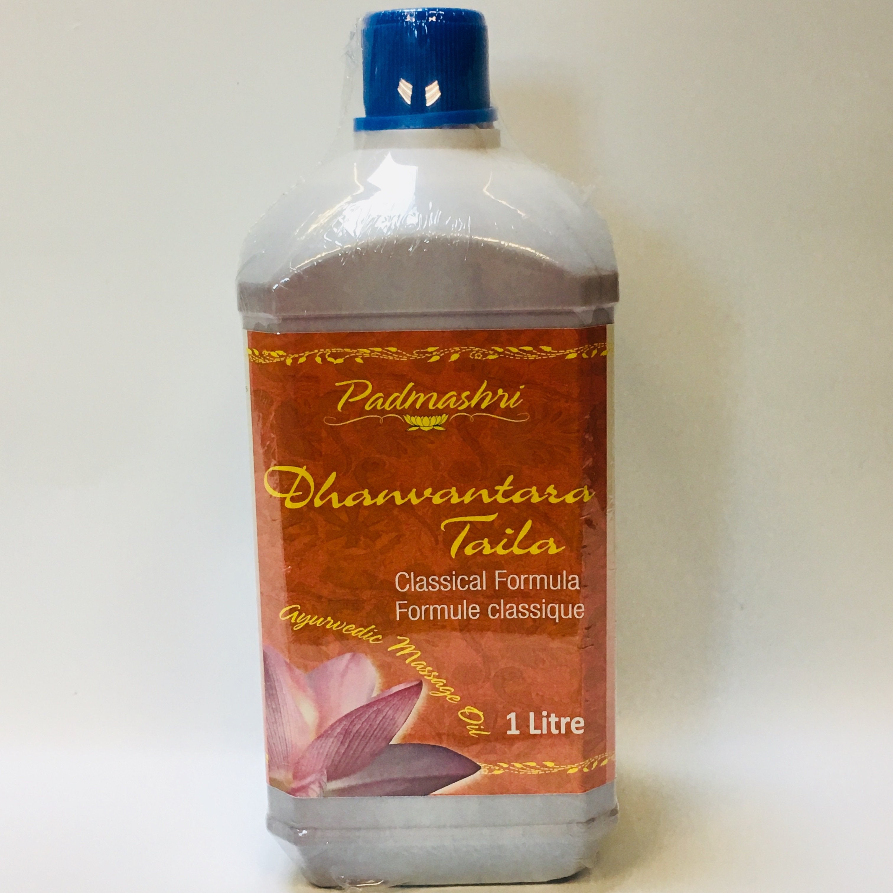 Ayurvedic Dhanvantara Classical Massage Oil - The massage with this oil helps diminish the appearance of stretch marks with regular use to leave skin looking smooth and flexible. Suitable for professional use in wellness clinics as well as self-care. Provides essential nourishment and moisture to the skin.